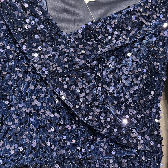 All in Favor Navy off the shoulder sequins dress M‎ NWT - Picture 3 of 10